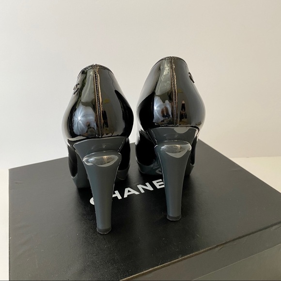 Chanel Black and Grey Patent Platform Cap Toe Pumps - Picture 4 of 12